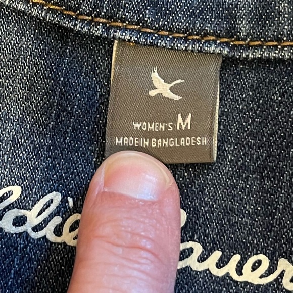 💙 EDDIE BAUER – Classic Denim Jacket – Size M - Picture 2 of 6